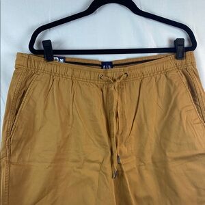 New GAP Tan Casual Pullon Shorts Casual Summer Essential Men’s XL